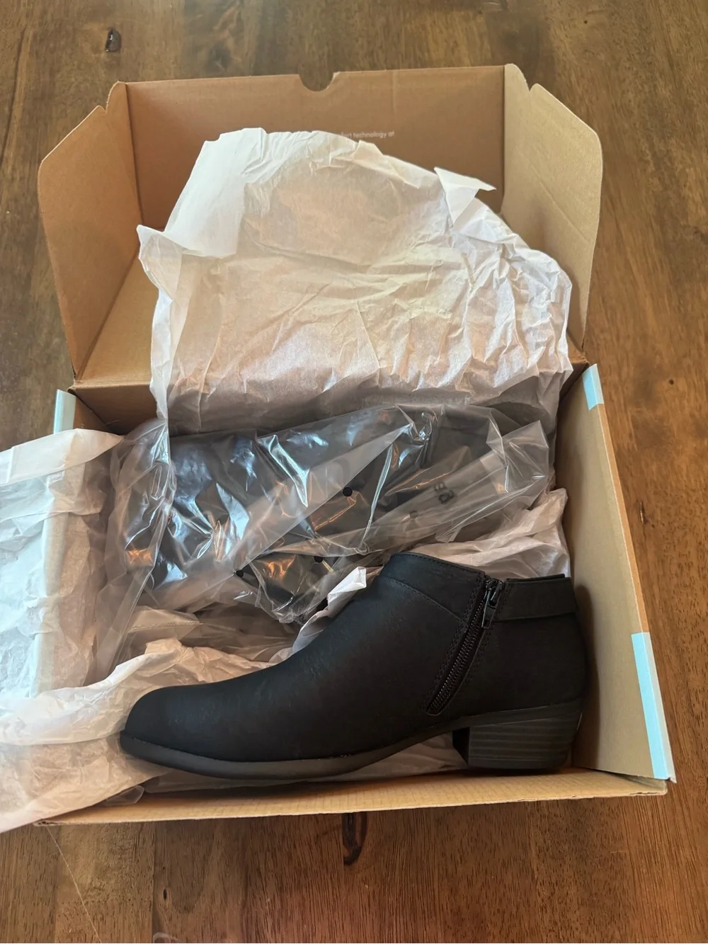 Life Stride Black Buckle Low Heel Ankle Booties NWT Size 8